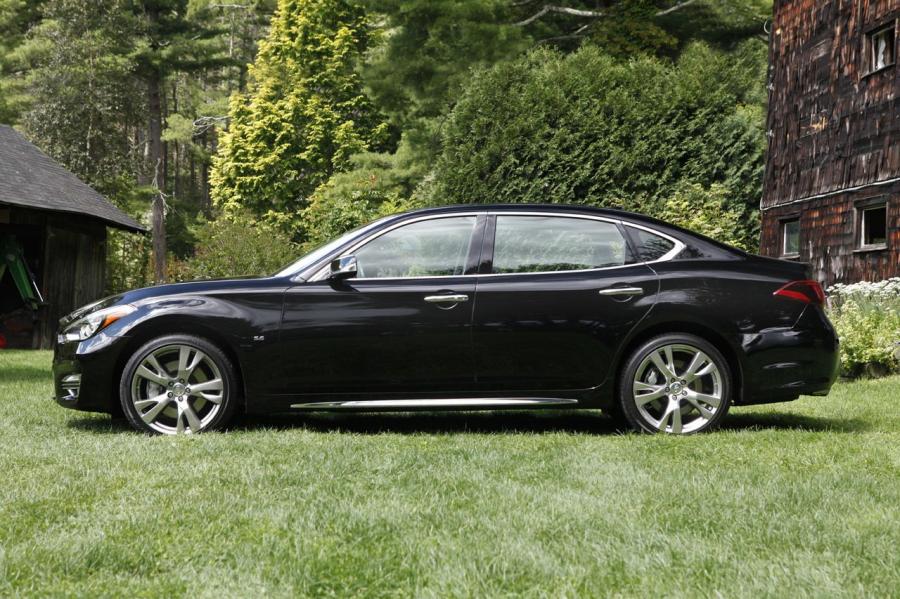  Infiniti Q70L 5.6 2015 года  (фото 11 из 27)